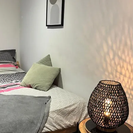 Adorable Studio Proche Du Lac D'Elancourt アパート *